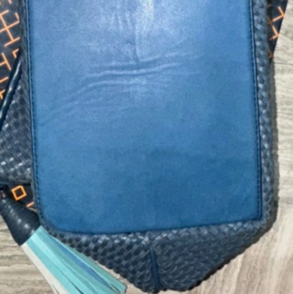 Tory Burch Thea Woven Shoulder Bag - Picture 12 of 14